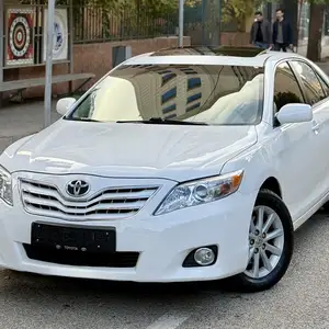 Toyota Camry, 2011