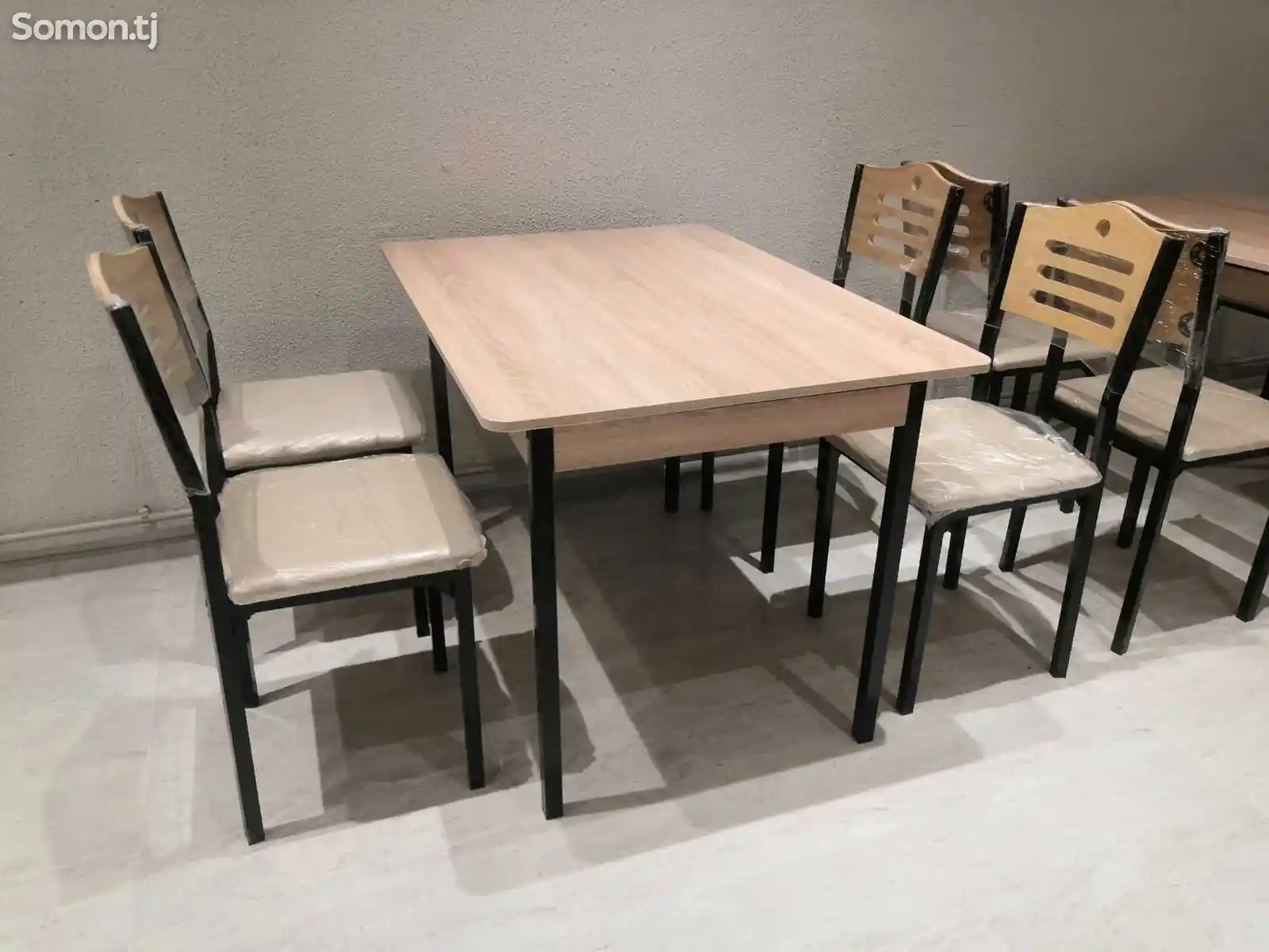 Столы и стулья-15