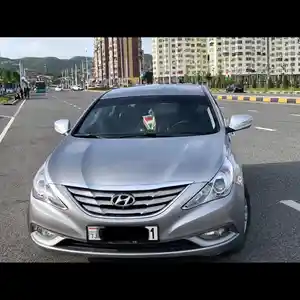 Hyundai Sonata, 2010