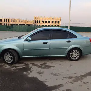 Chevrolet Lacetti, 2004