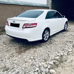 Toyota Camry, 2011