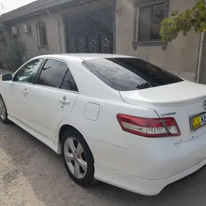 Toyota Camry, 2011