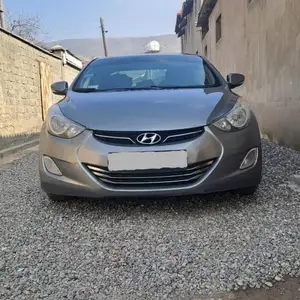 Hyundai Elantra, 2011