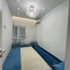 4-комн. квартира, 2 этаж, 70 м², Сино