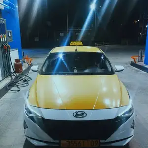 Hyundai Elantra, 2022