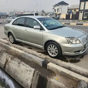 Toyota Avensis, 2004