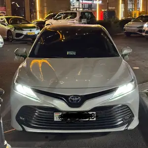 Toyota Camry, 2017