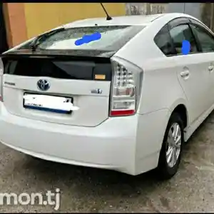 Задние нетонированные стекла от Toyota Prius