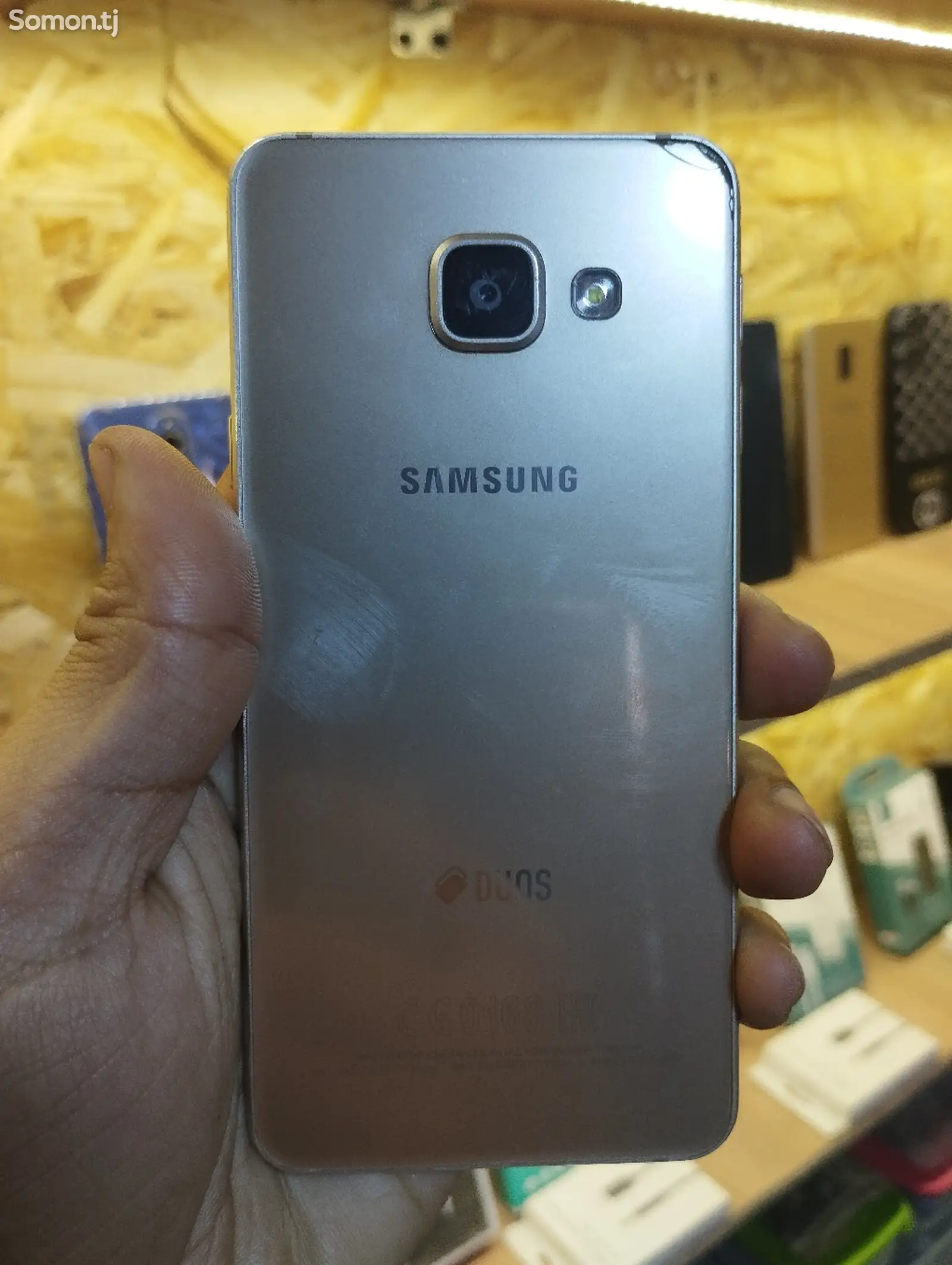 Samsung Galaxy A3 2016-1