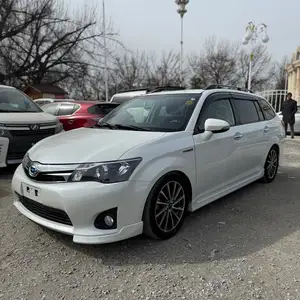 Toyota Fielder, 2015