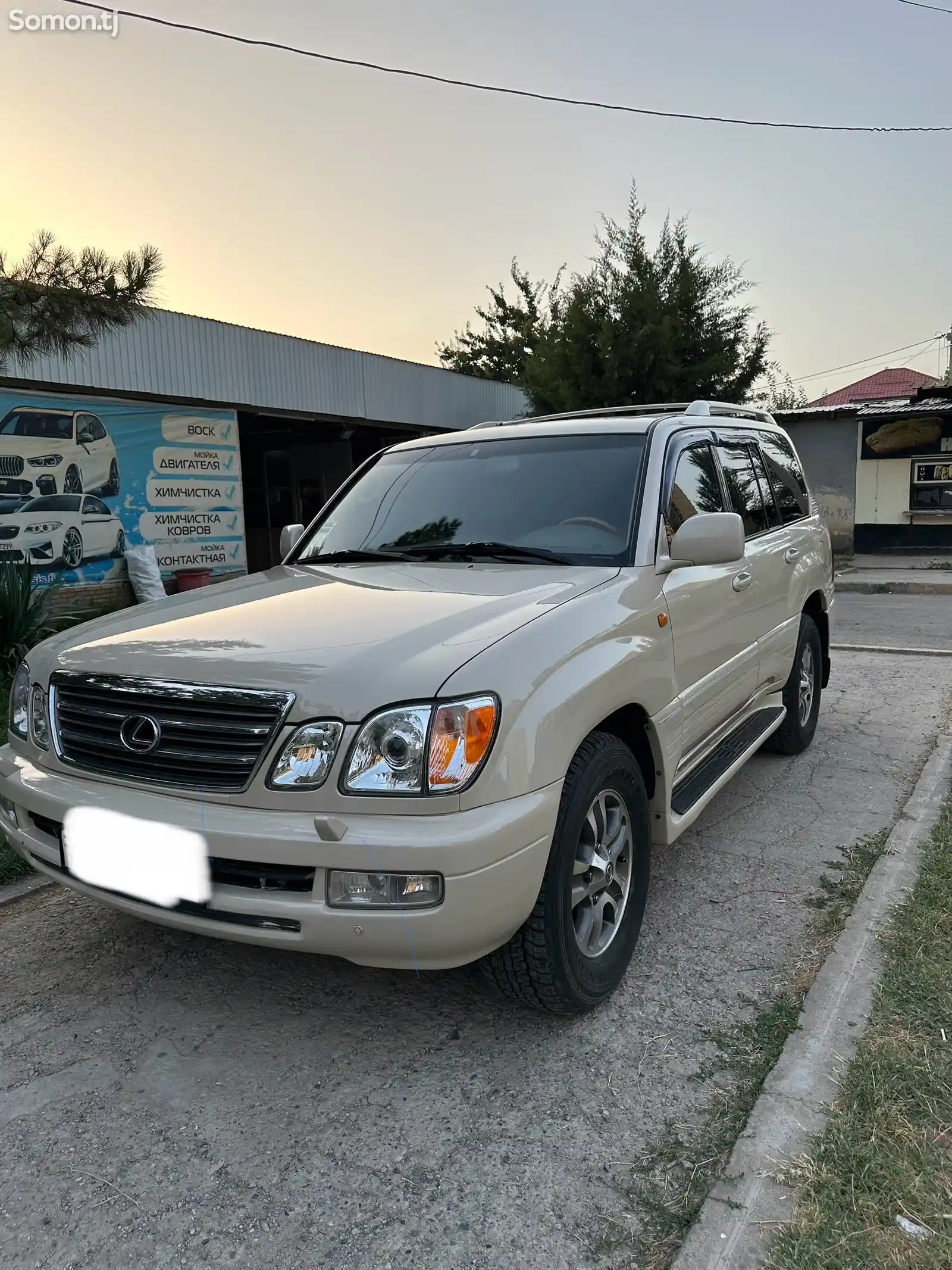 Lexus LX series, 2005-2