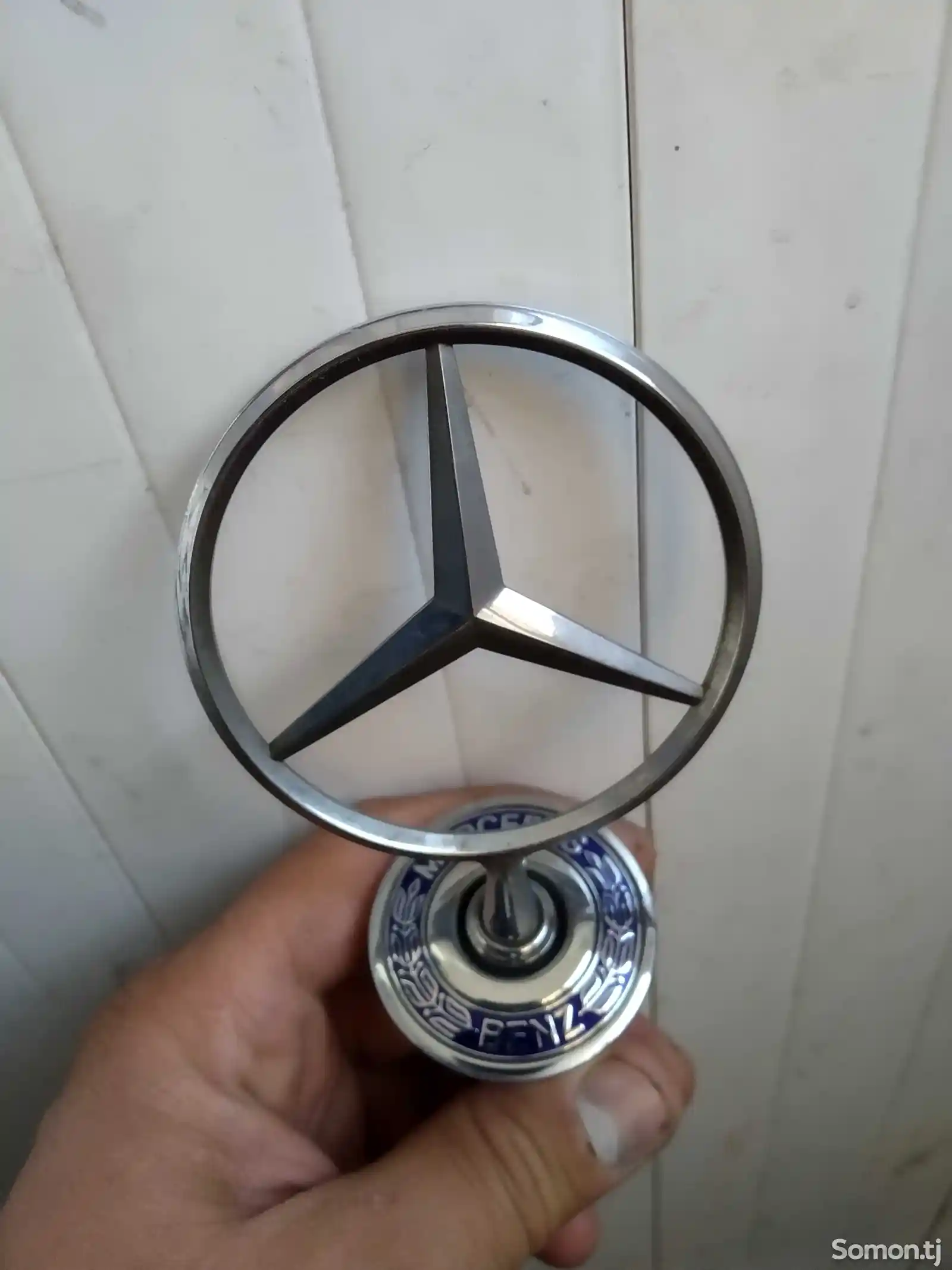 Знак капота от Mercedes-2