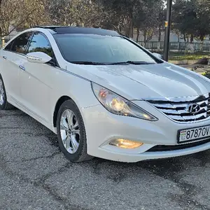 Hyundai Sonata, 2010