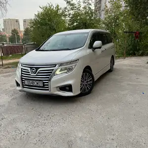 Nissan Elgrand, 2015