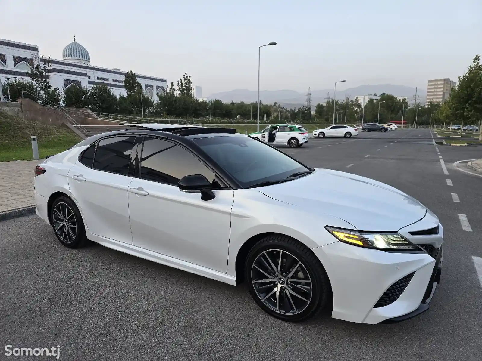 Toyota Camry, 2019-1