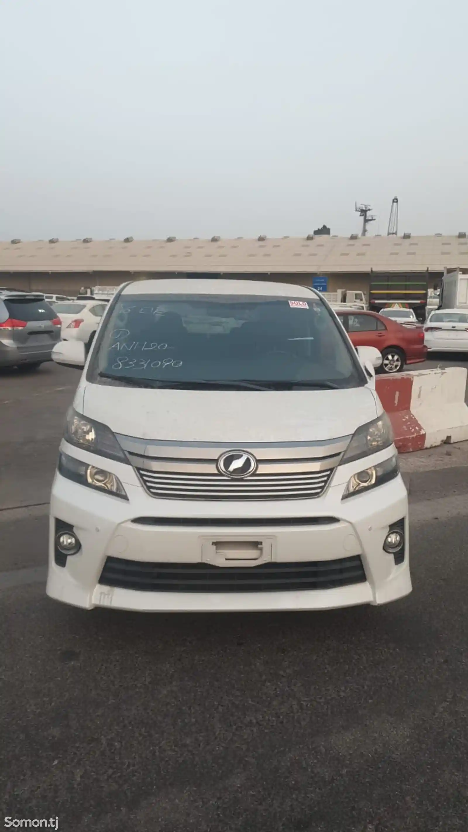 Toyota Vellfire, 2014-10