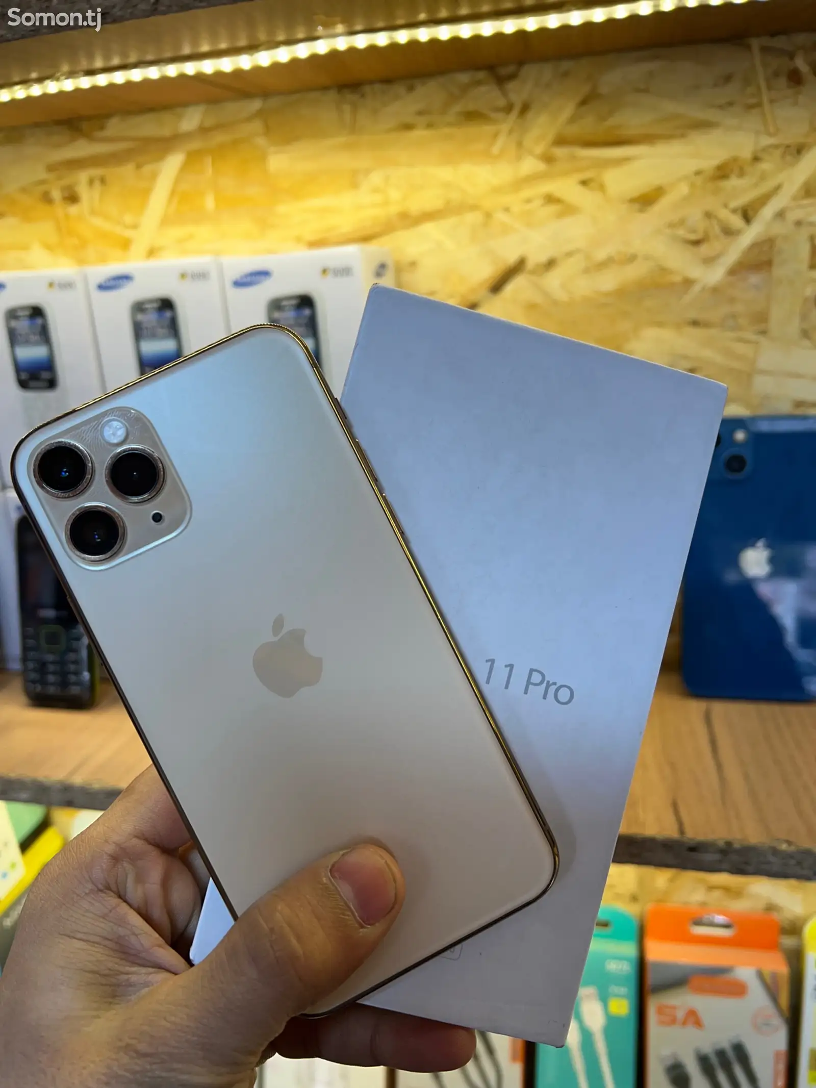 Apple iPhone 11 Pro, 512 gb, Gold-1