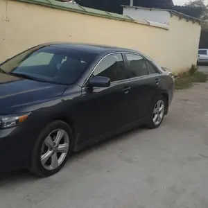 Toyota Camry, 2011