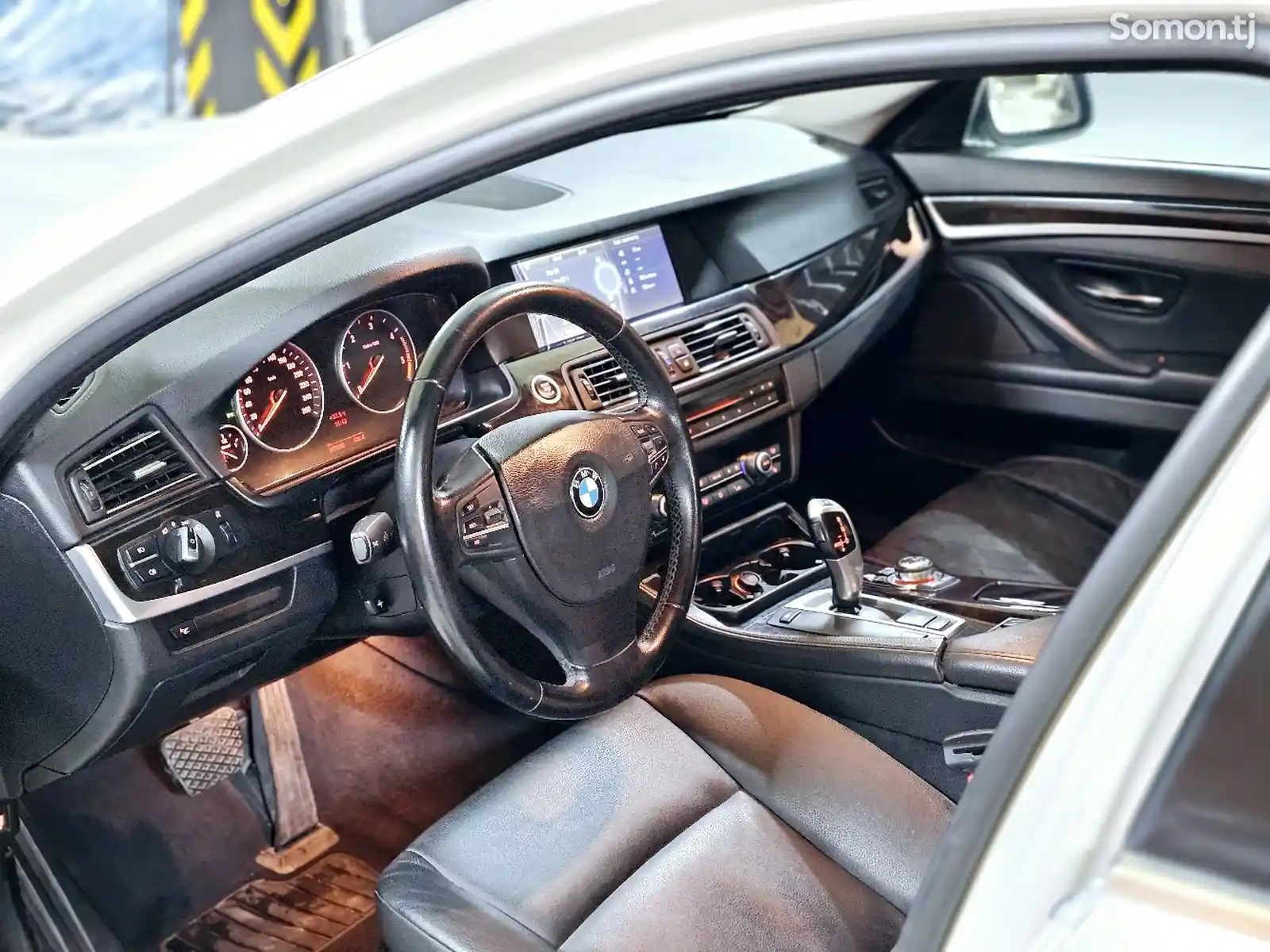 BMW 5 series, 2010-8