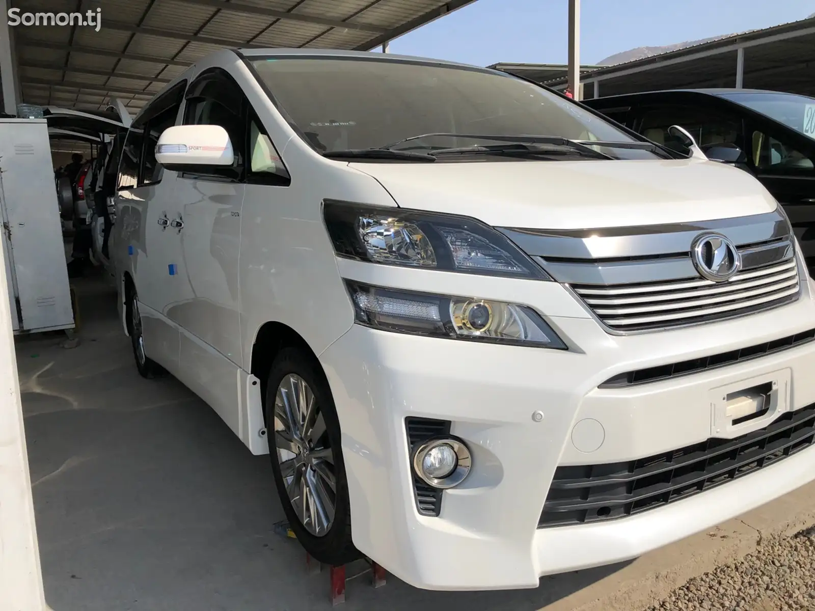 Toyota Vellfire, 2014-3