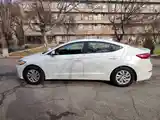 Hyundai Elantra, 2017-4