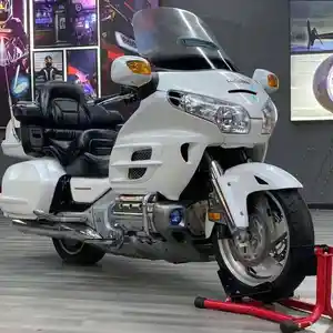 Мотоцикл Honda Gold-Wing GL-1800cc на заказ