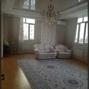 2-комн. квартира, 2 этаж, 76м²,Дом печати