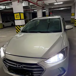 Hyundai Elantra, 2017