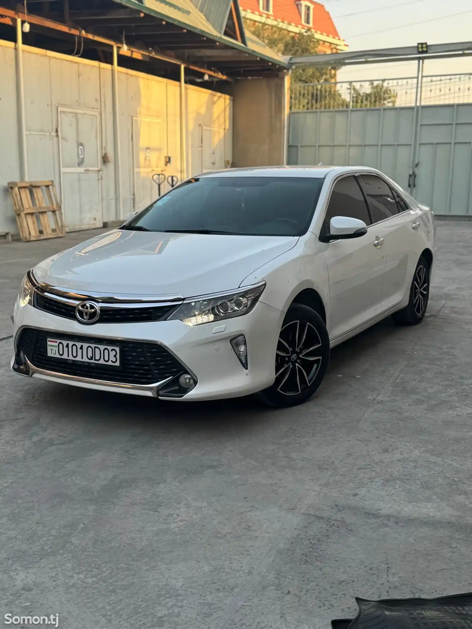 Toyota Camry, 2017-1