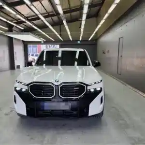 BMW XM, 2024