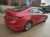 Hyundai Elantra, 2017-4