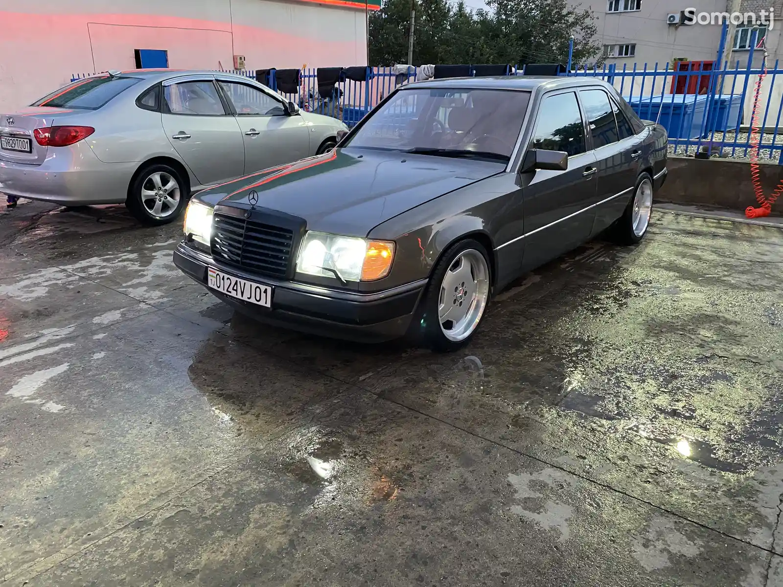 Mercedes-Benz W124, 1989-1