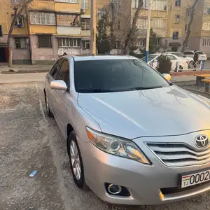 Toyota Camry, 2010