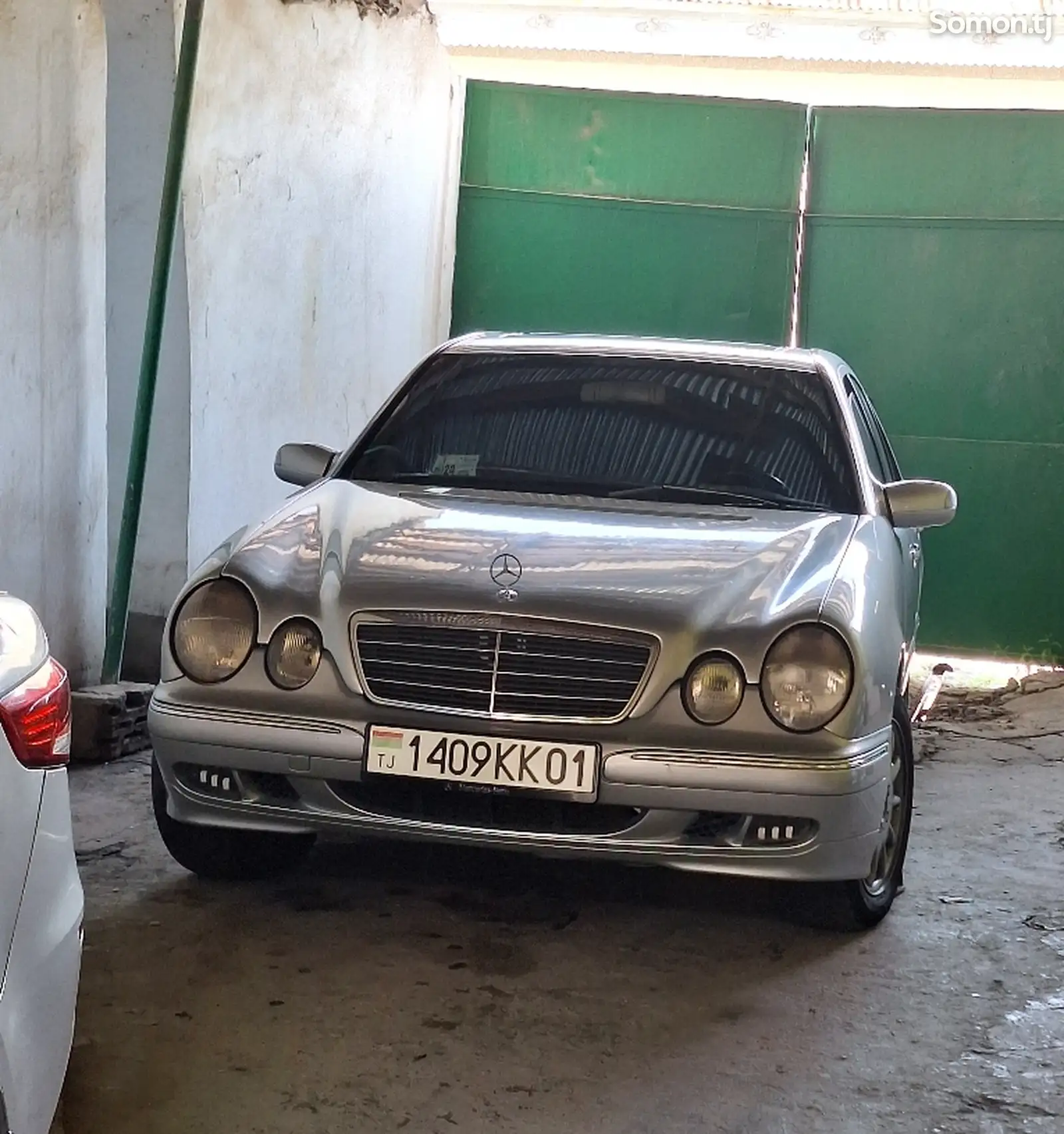 Mercedes-Benz E class, 2000-1