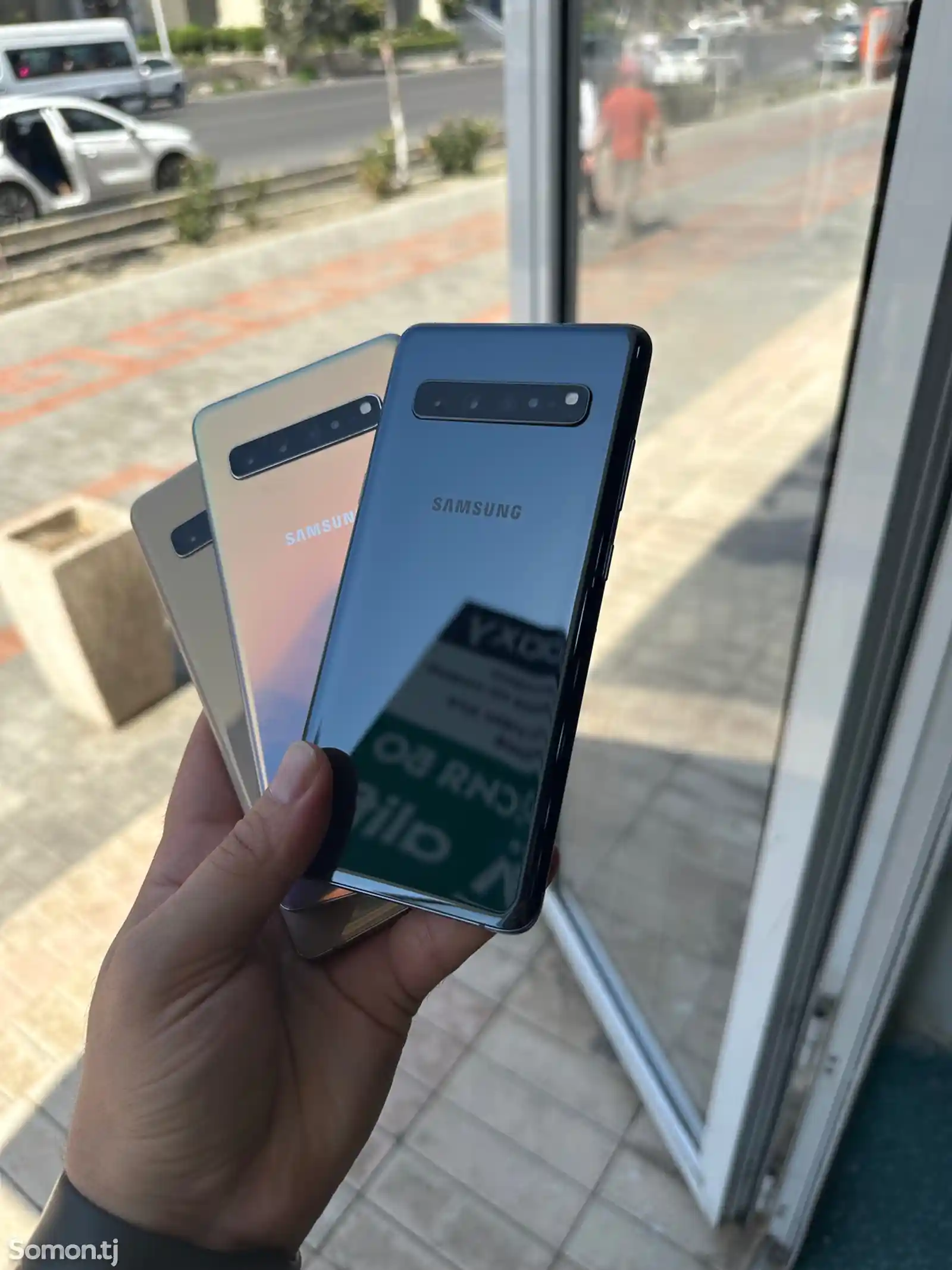 Samsung Galaxy S10+-1