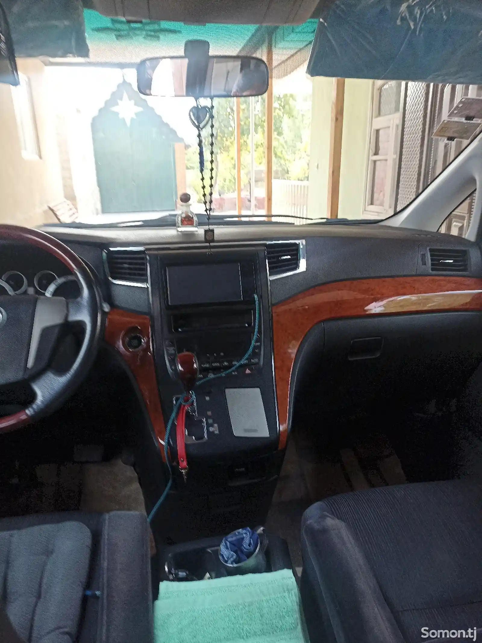 Toyota Vellfire, 2009-4