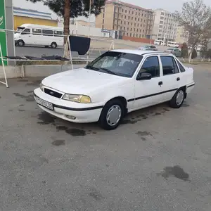 Daewoo Nexia, 1995