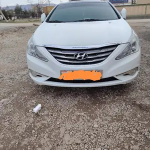 Hyundai Sonata, 2011