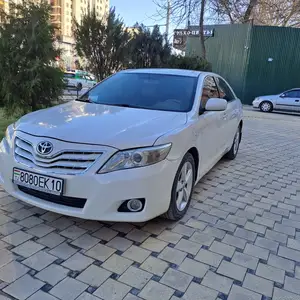 Toyota Camry, 2011