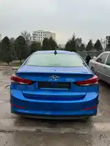 Hyundai Elantra, 2018-5