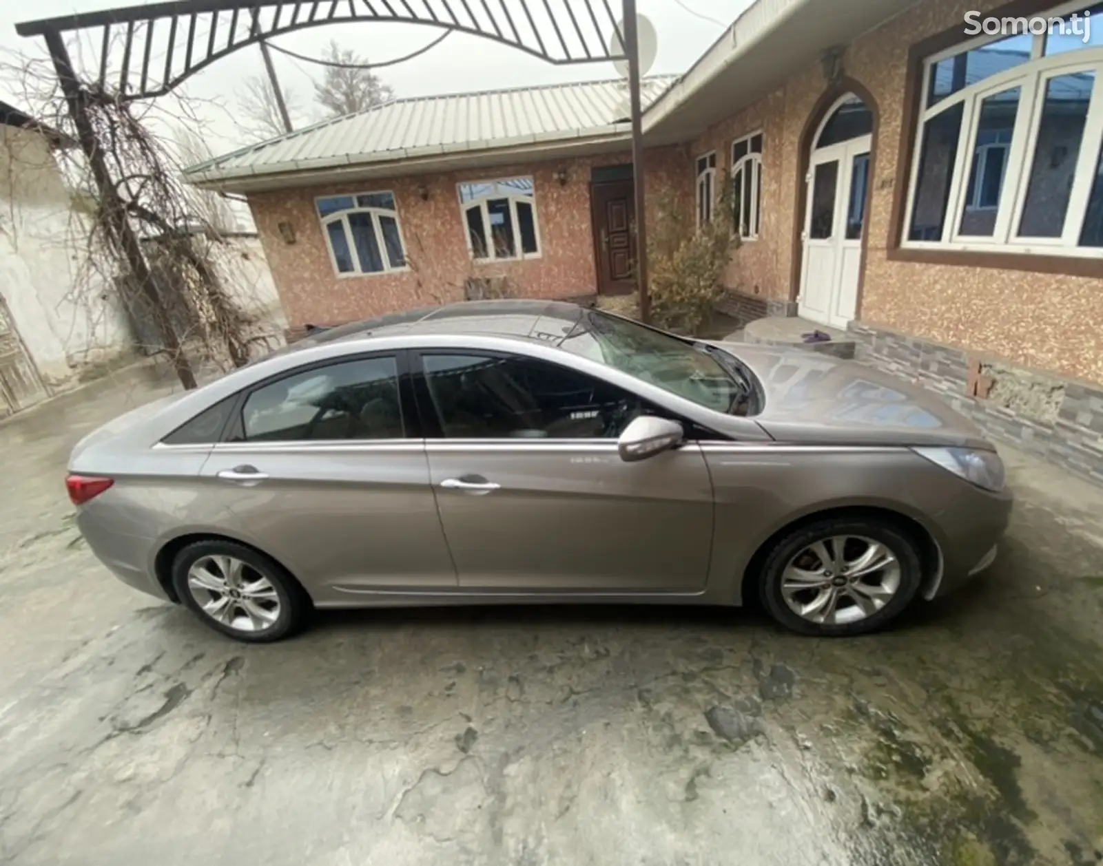 Hyundai Sonata, 2010-4