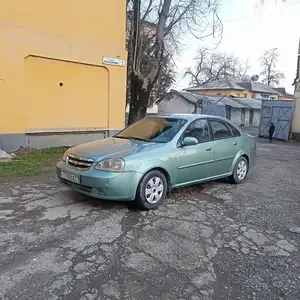 Chevrolet Lacetti, 2004