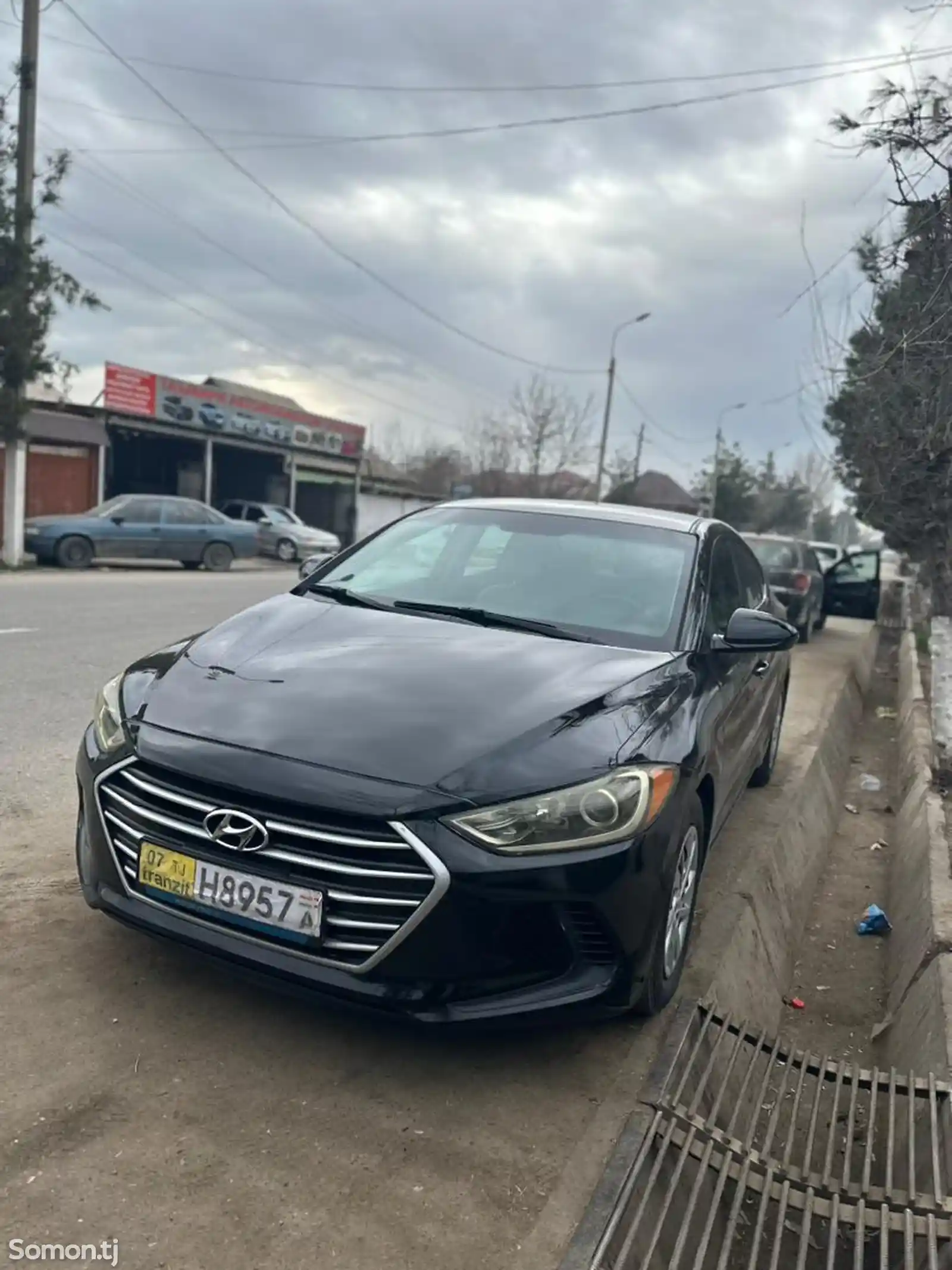 Hyundai Elantra, 2017-1