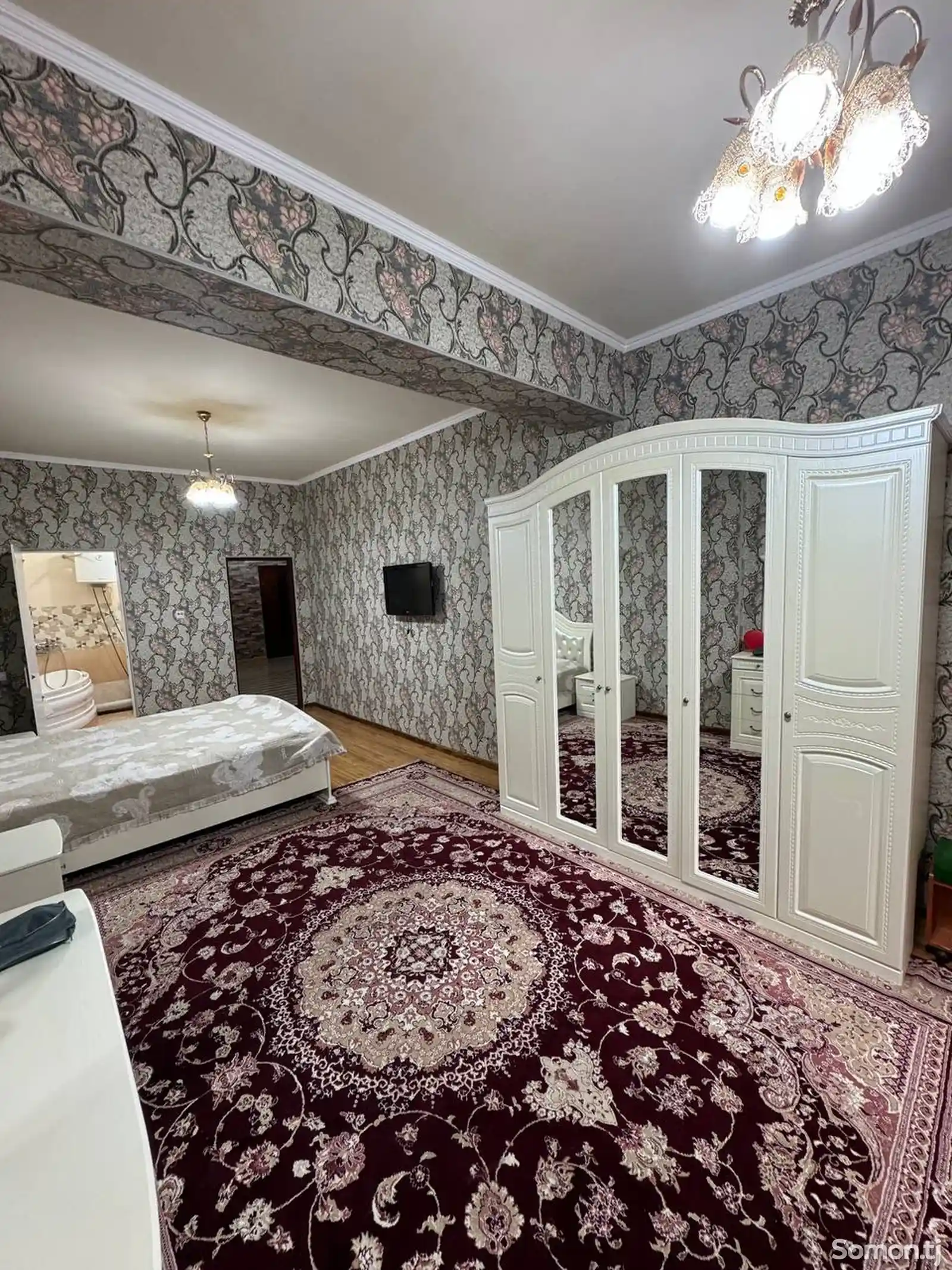 3-комн. квартира, 4 этаж, 140м², Исмоил Сомони-3