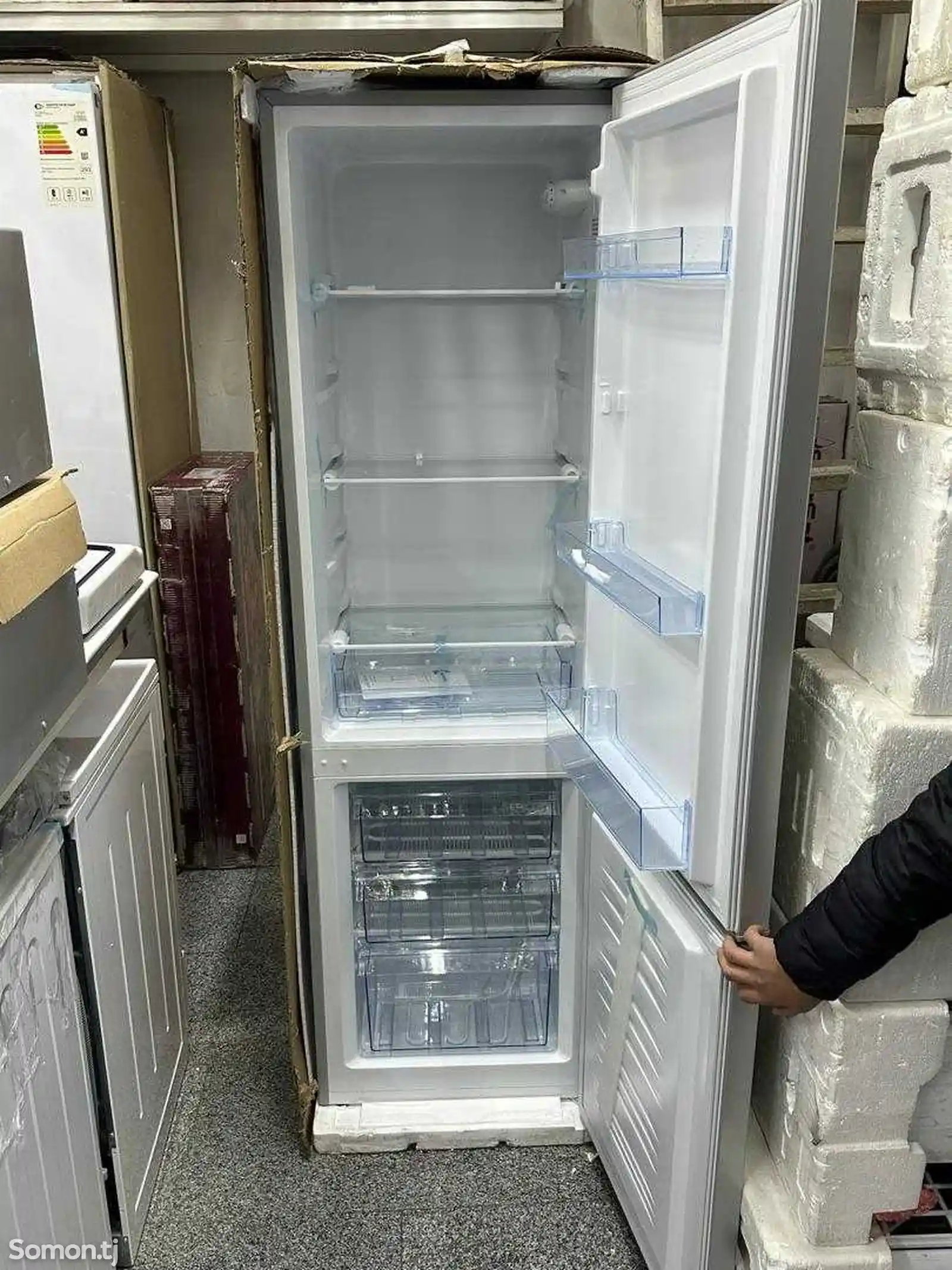 Холодильник Crhstal-2