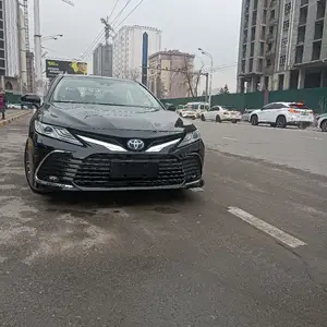 Toyota Camry, 2018