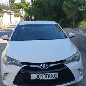 Toyota Camry, 2016