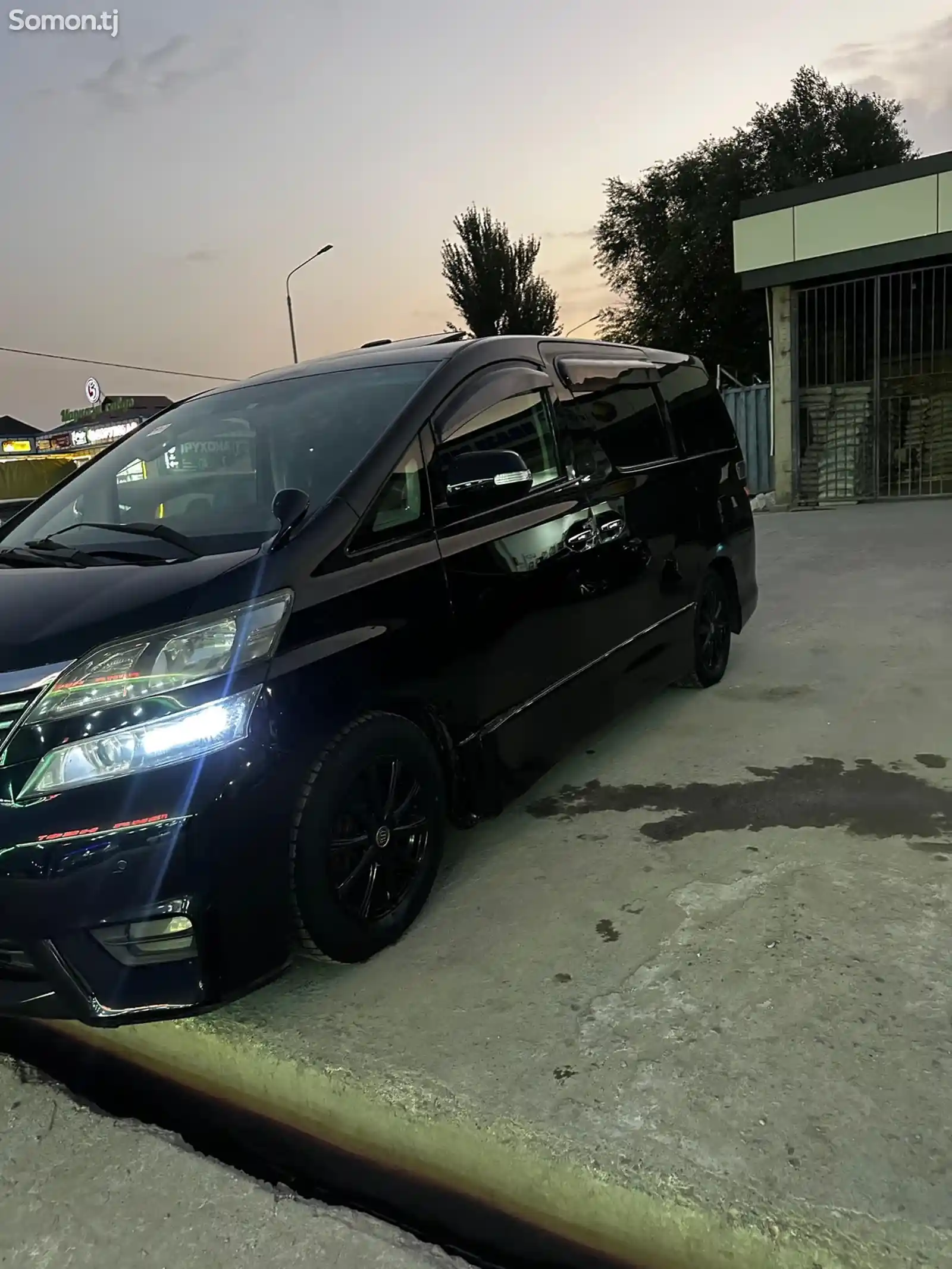 Toyota Vellfire, 2014-2