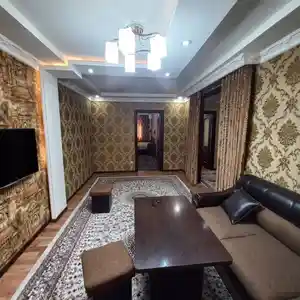 3-комн. квартира, 4 этаж, 70 м², 20 мкр