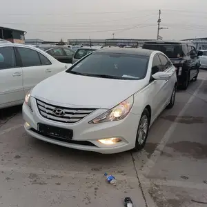 Hyundai Sonata, 2011